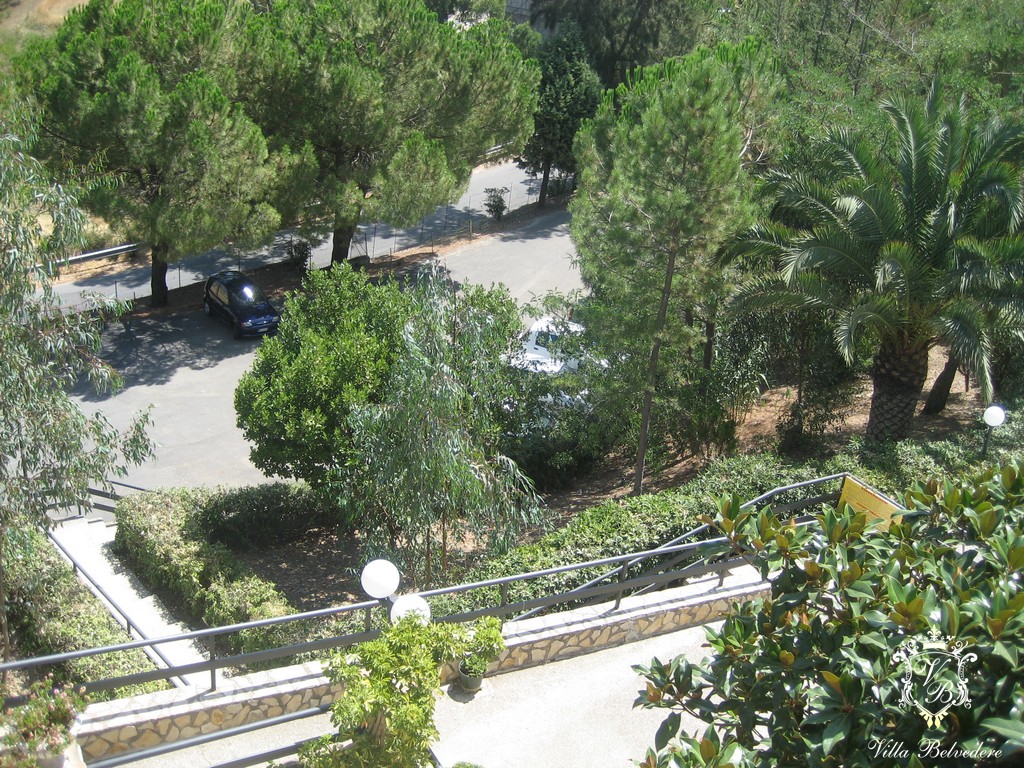 Gli ambienti esterni di Villa Belvedere, sala ricevimenti per matrimonia a Ciminna, Palermo