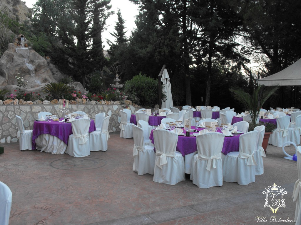 Gli ambienti esterni di Villa Belvedere, sala ricevimenti per matrimonia a Ciminna, Palermo